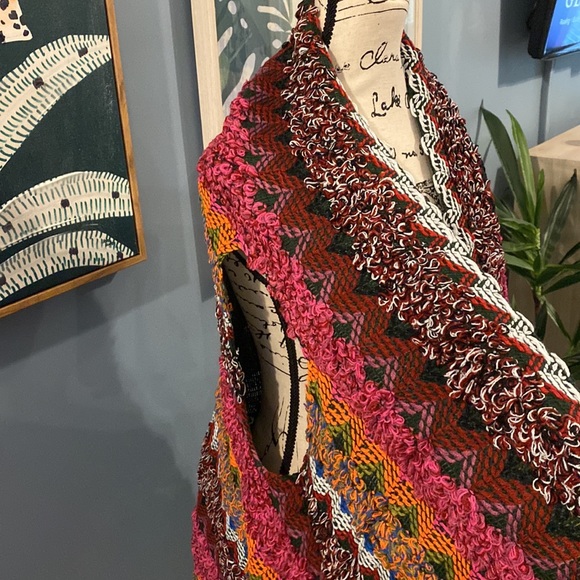 Vibrant Knit Crochet Sweater Vest - Picture 4 of 7